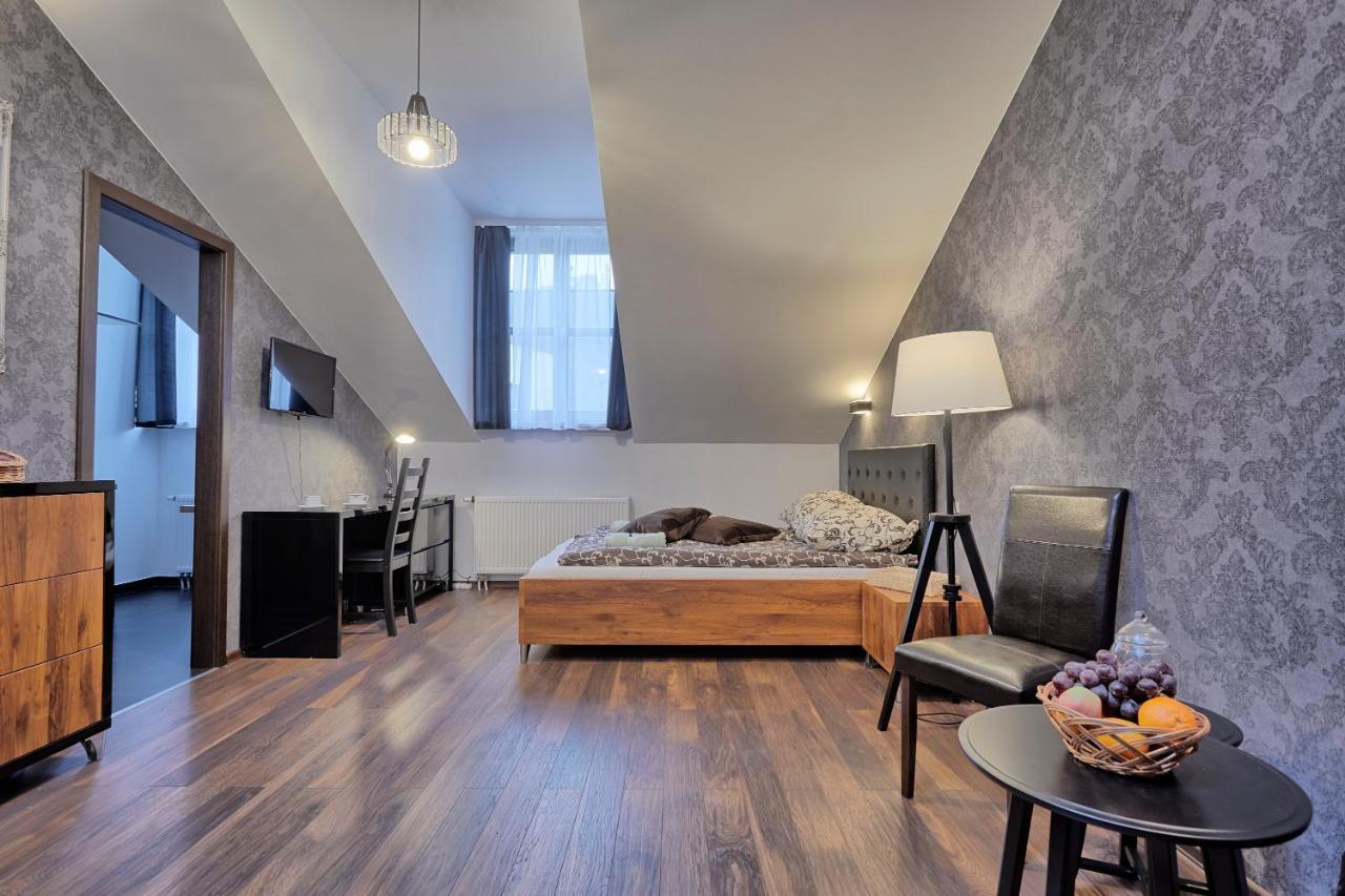 Cafe Garden Residence Краков Экстерьер фото