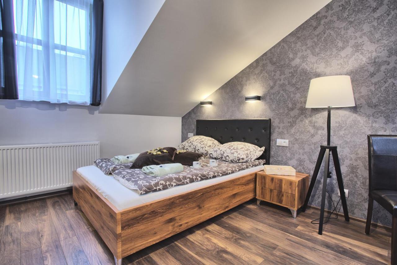 Cafe Garden Residence Краков Экстерьер фото